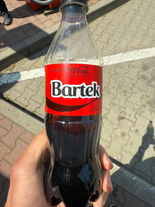 Bartek pije Ficov oblubeny napoj